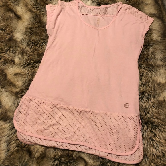 Size medium long Fabletics, with size large shirt - Picture 2 of 2